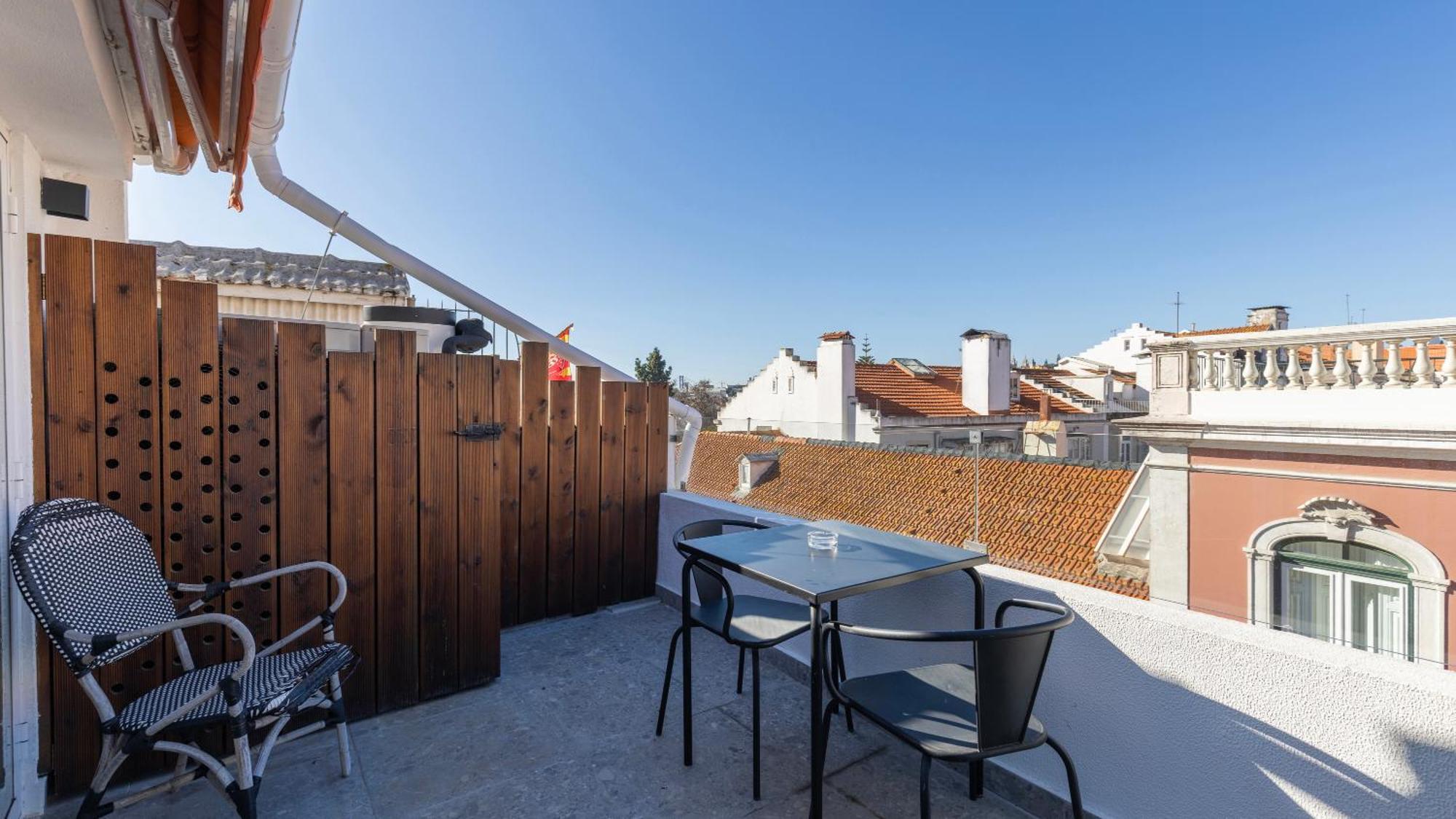 1bdr With Terrace And View By Lovelystay