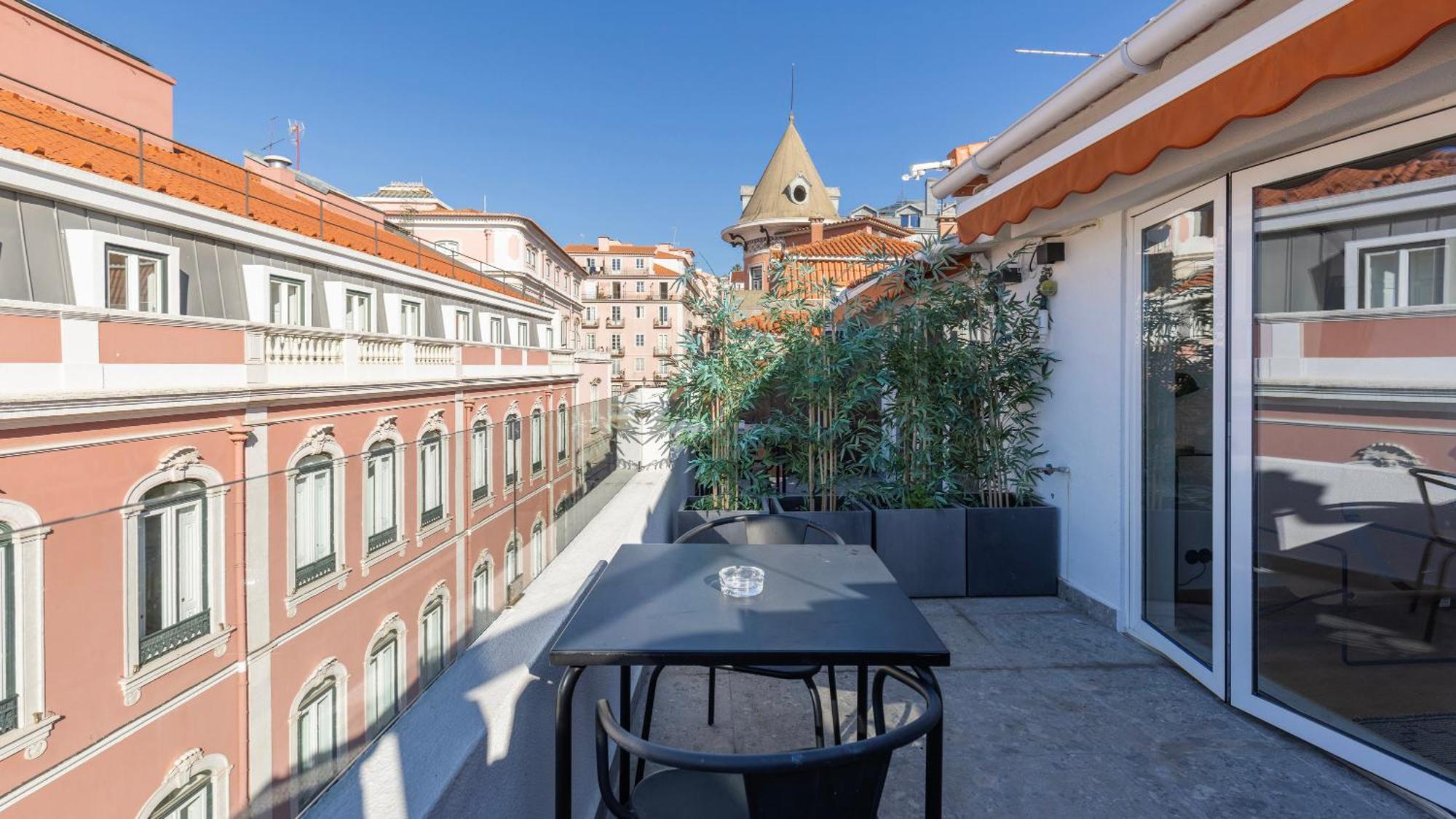 1bdr With Terrace And View By Lovelystay *