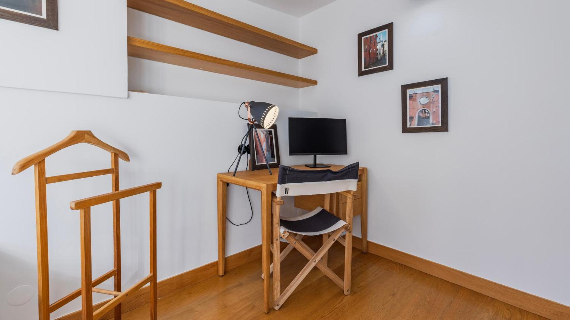 1bdr With Terrace And View By Lovelystay Apartment