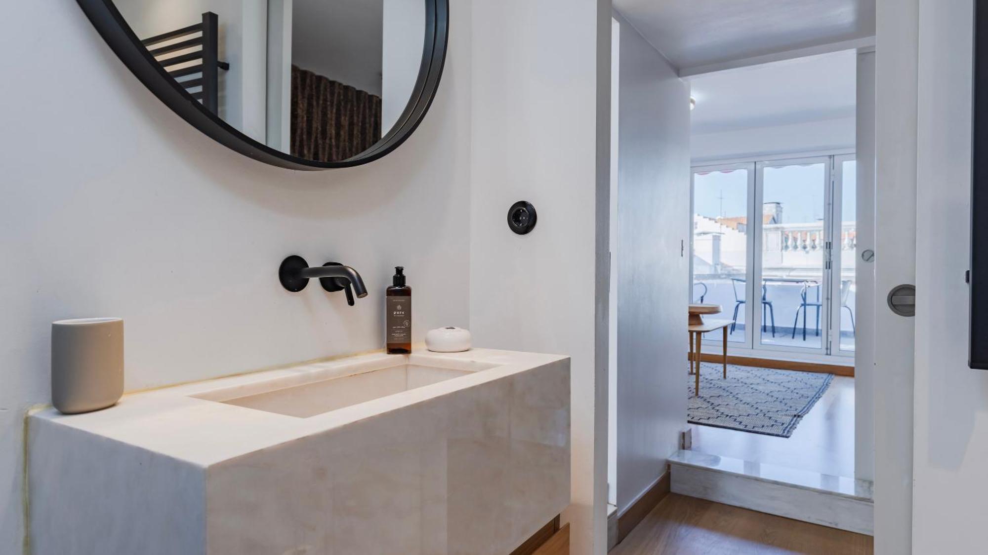 1bdr With Terrace And View By Lovelystay Lisbon