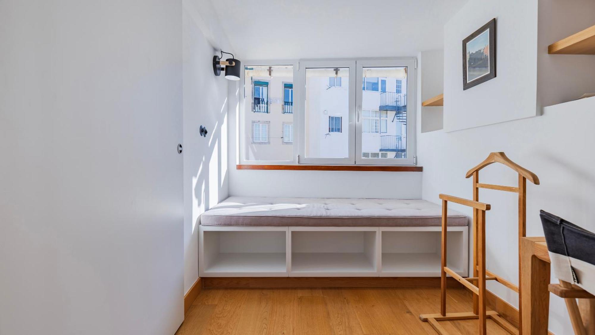 1bdr With Terrace And View By Lovelystay *